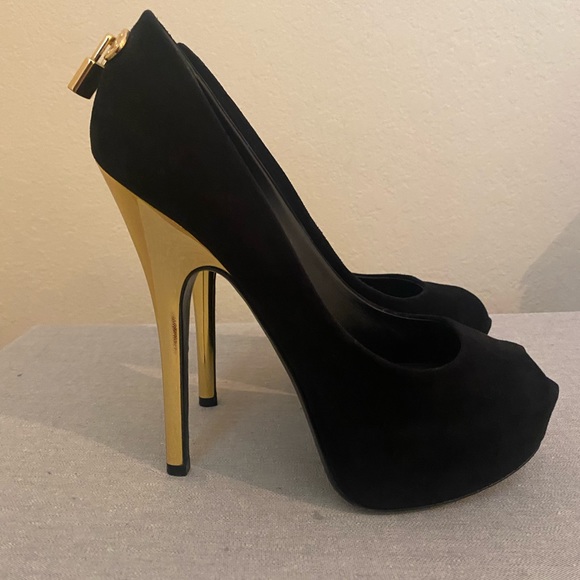 Authentic Louis Vuitton Heels Size 38! - Picture 2 of 6